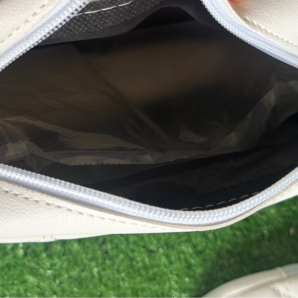 Chic Cream Quilted Crossbody Bag with Butterfly Accent - Picture 6 of 10